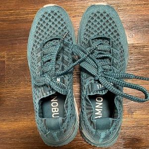 Barely used No Bull running shoes size 7.